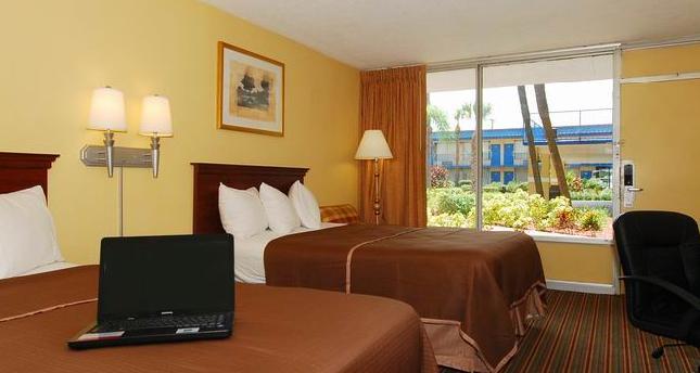 Holiday Express & - East - Ybor City By Ihg