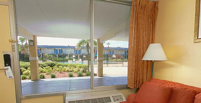 Holiday Express & - East - Ybor City By Ihg Hotel Tampa