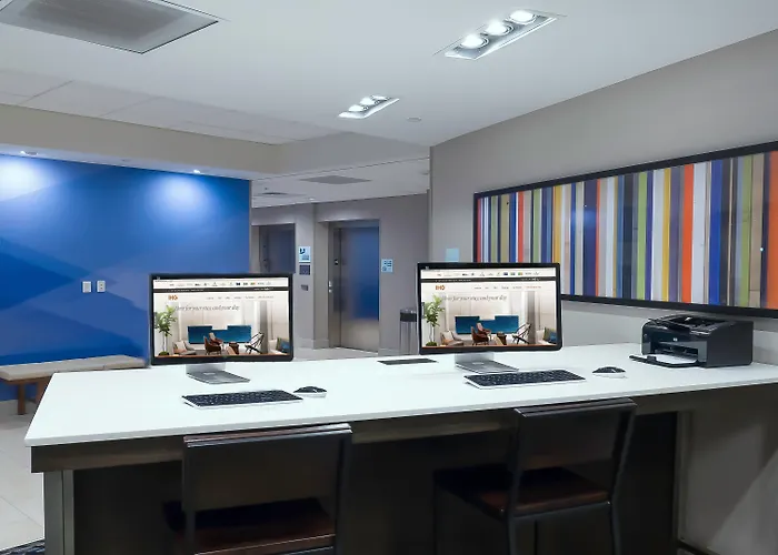 Holiday Inn Express & Suites - Tampa East - Ybor City By Ihg