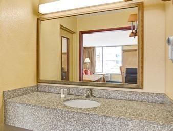 Express & - East - Ybor By Ihg Tampa