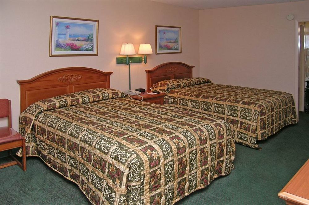 Express & - East - Ybor By Ihg Hotel